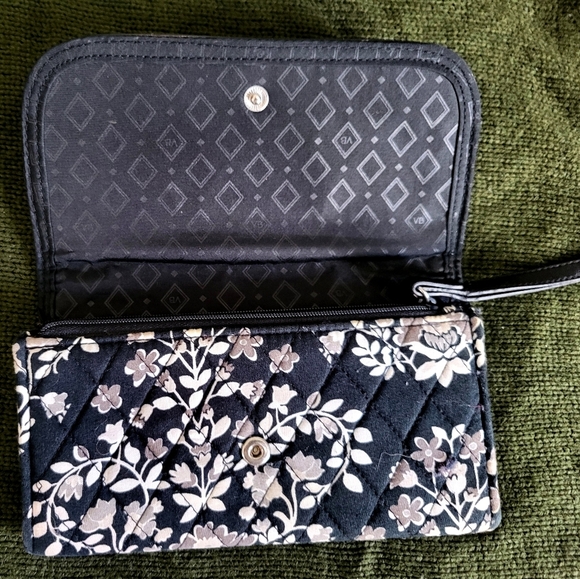 Vera Bradley- Black White And Gray Floral Women's Wallet - Picture 3 of 4